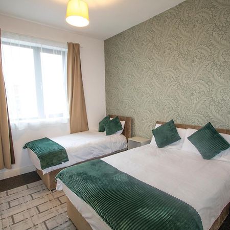 Ideal For Groups - 2 Bedroom Apartment - Free Parking, Transit Links, Close To Stadiums Manchester Exteriör bild