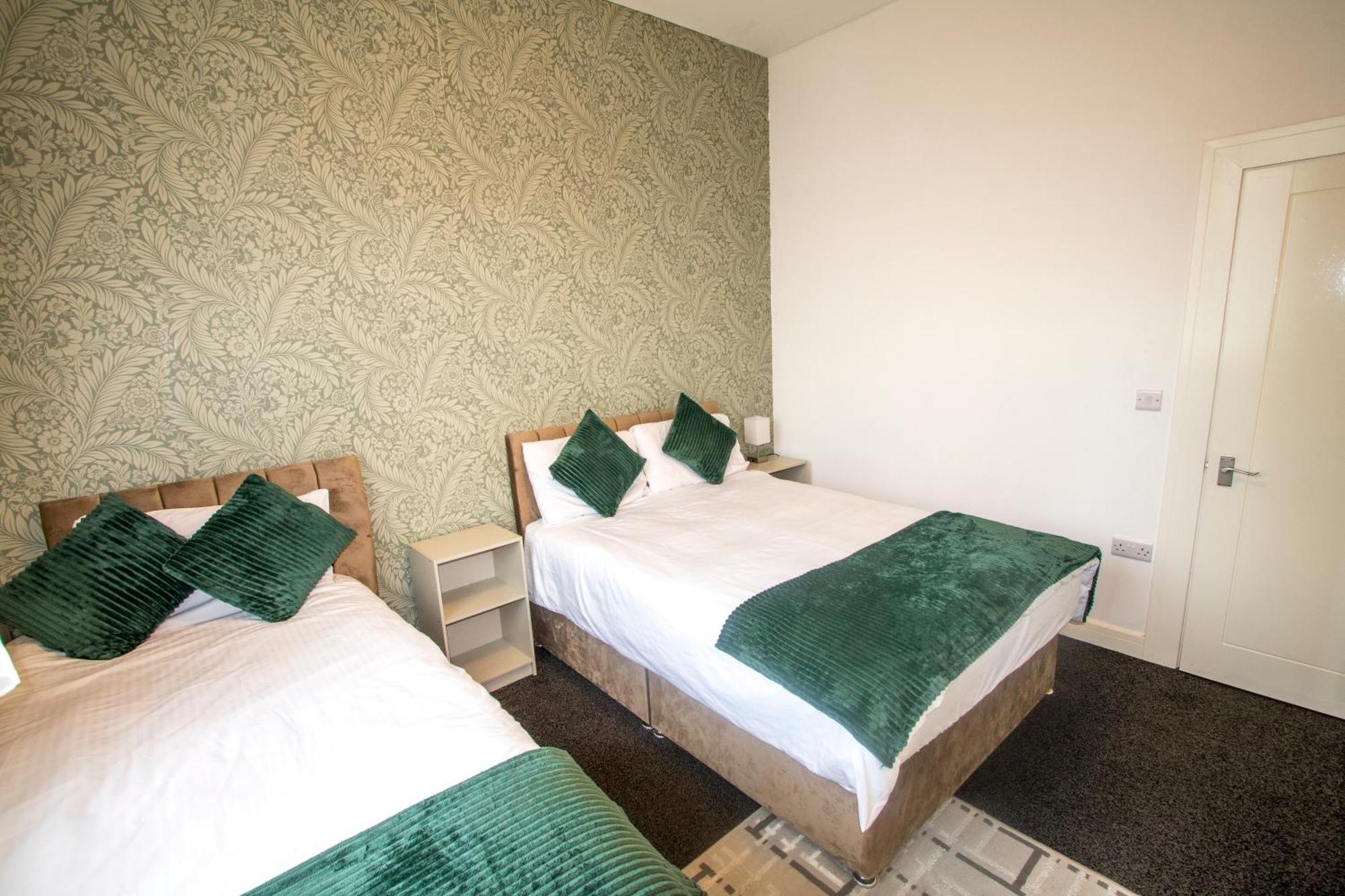 Ideal For Groups - 2 Bedroom Apartment - Free Parking, Transit Links, Close To Stadiums Manchester Exteriör bild