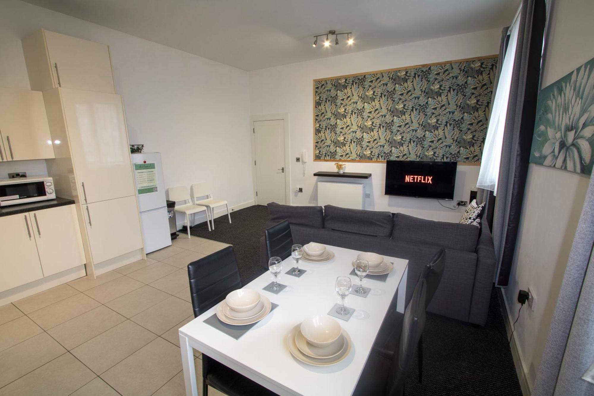 Ideal For Groups - 2 Bedroom Apartment - Free Parking, Transit Links, Close To Stadiums Manchester Exteriör bild
